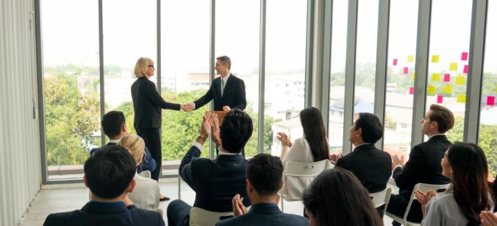 リーダー研修とは？目的・必要スキル・効果的な進め方を徹底解説