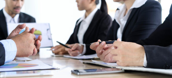 コンプライアンス研修が必要な理由を徹底解説！研修テーマや目的、効果的な進め方